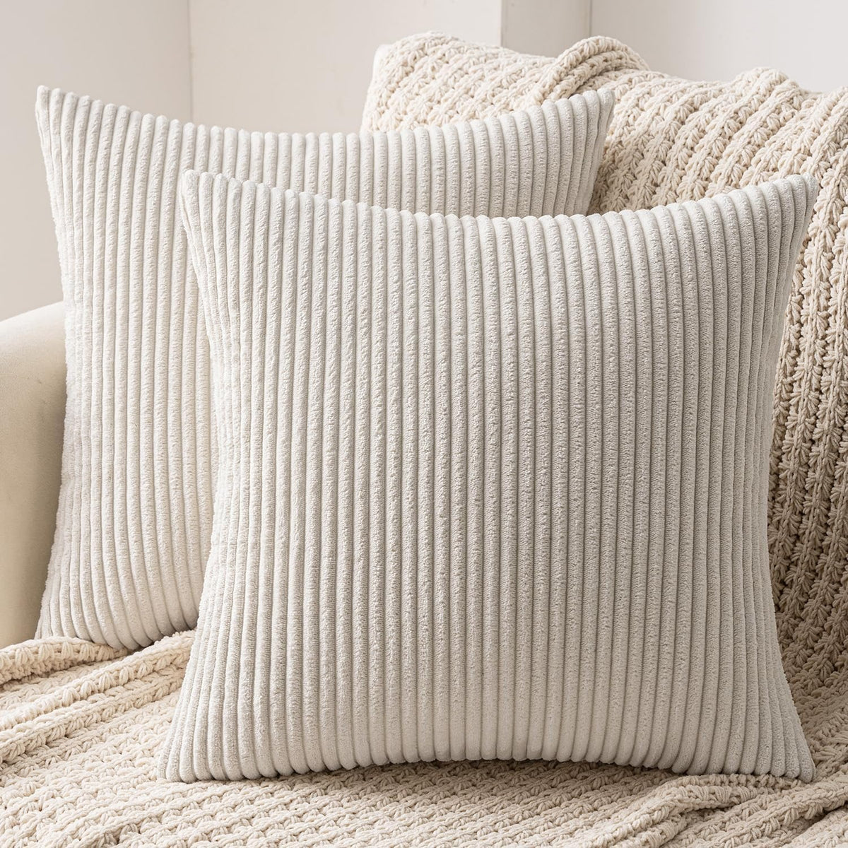 Lot de 2 housses de coussin décoratives en velours côtelé beige 40 x 40 cm